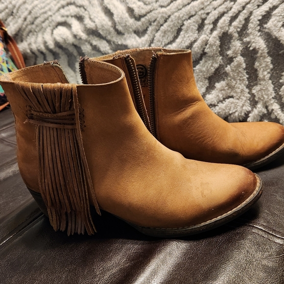 Circle G Distressed Shortie Leather Boots, Size 7.5 - Picture 2 of 11